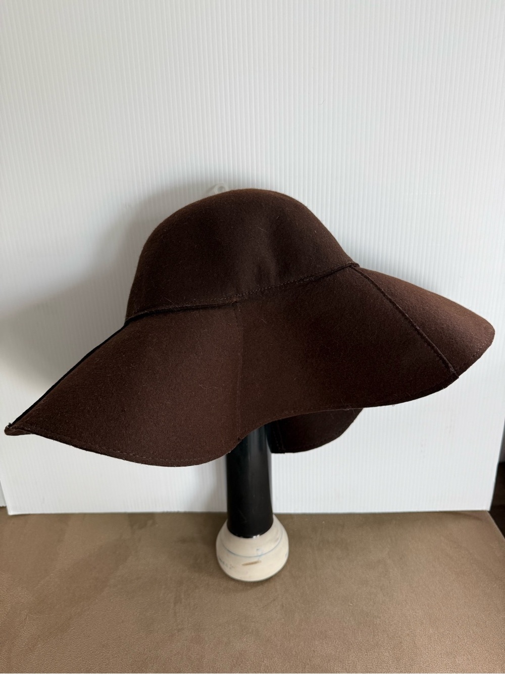 GAP Wide-Brim Wool Floppy Hat